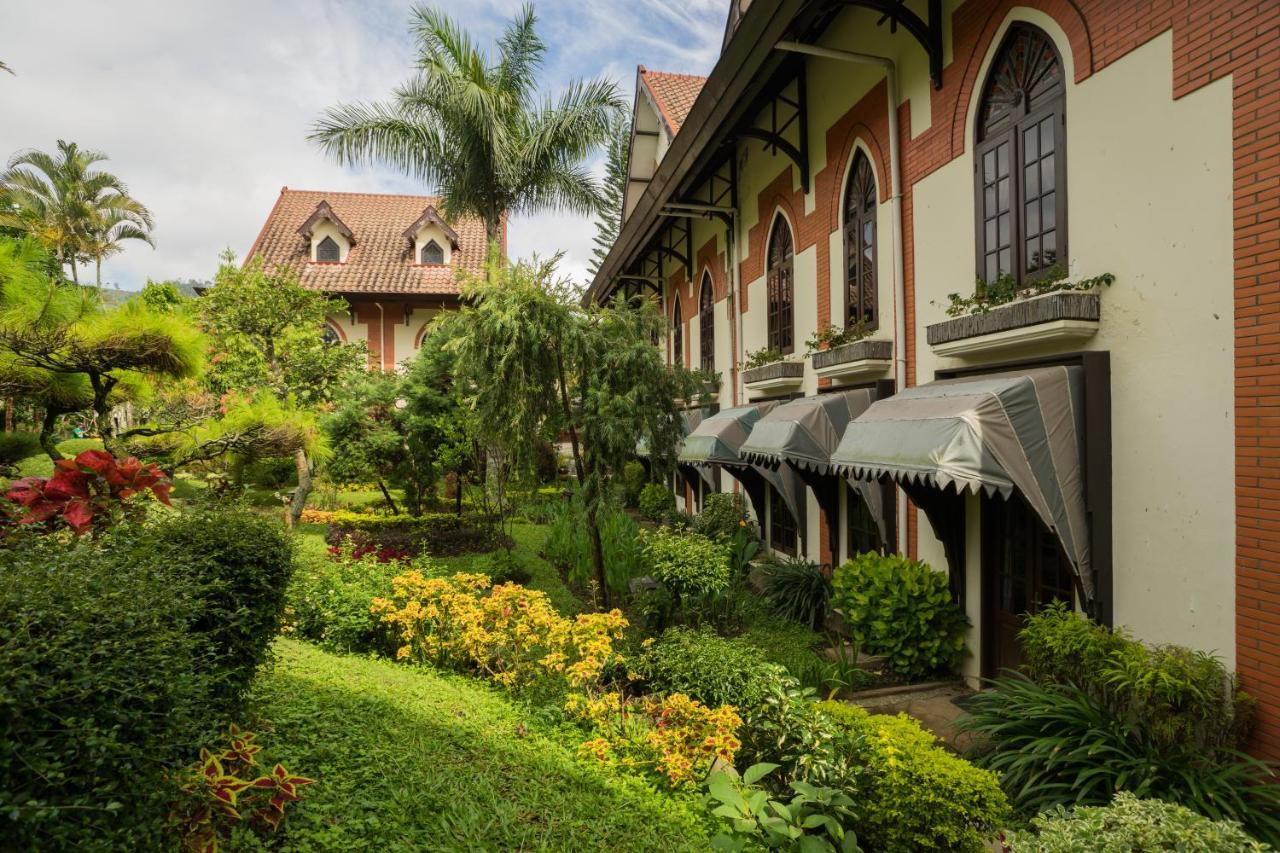 Royal Hotel And Villa Batu Batu  Exterior photo