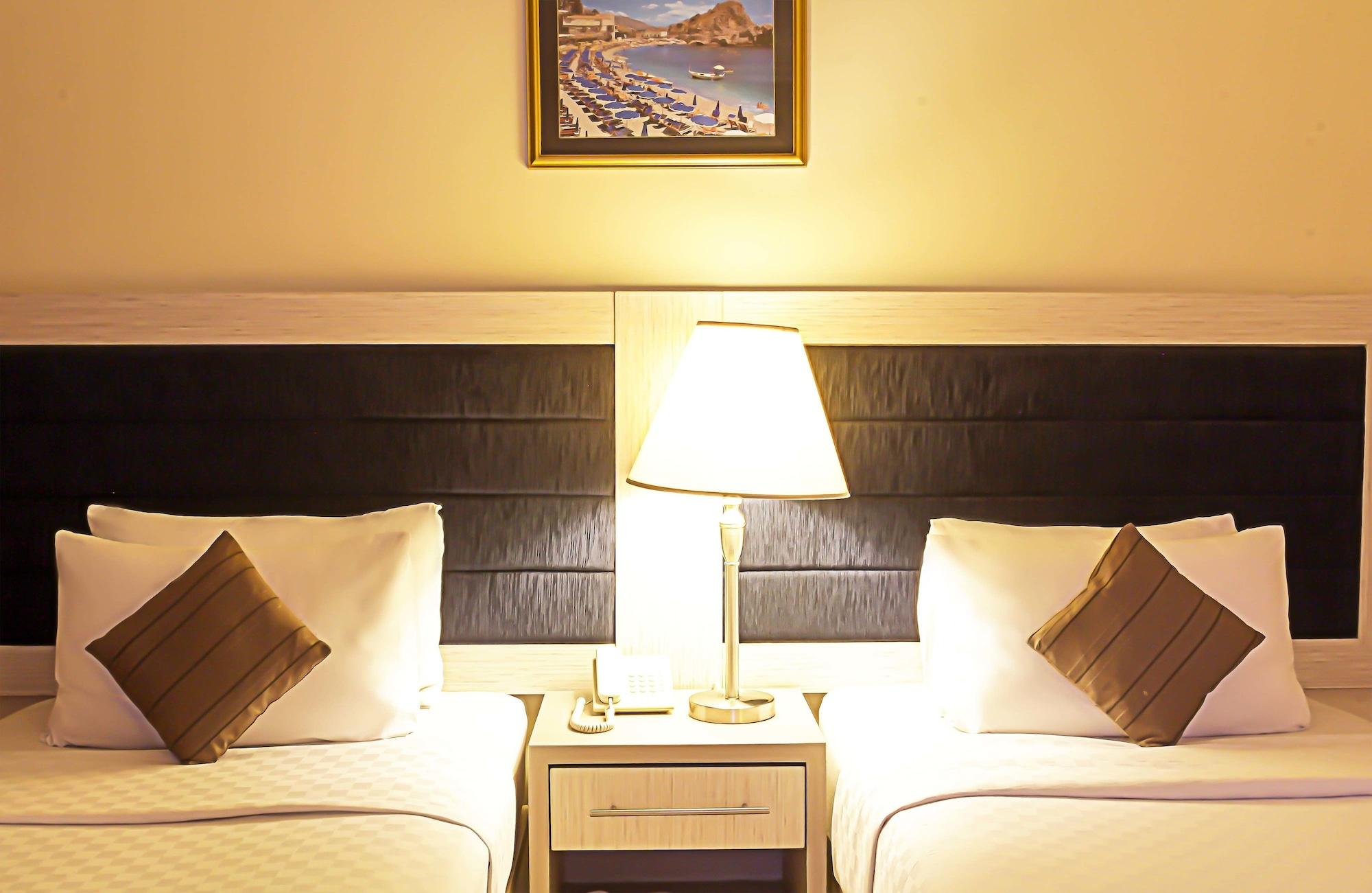 Royal Hotel And Villa Batu Batu  Exterior photo