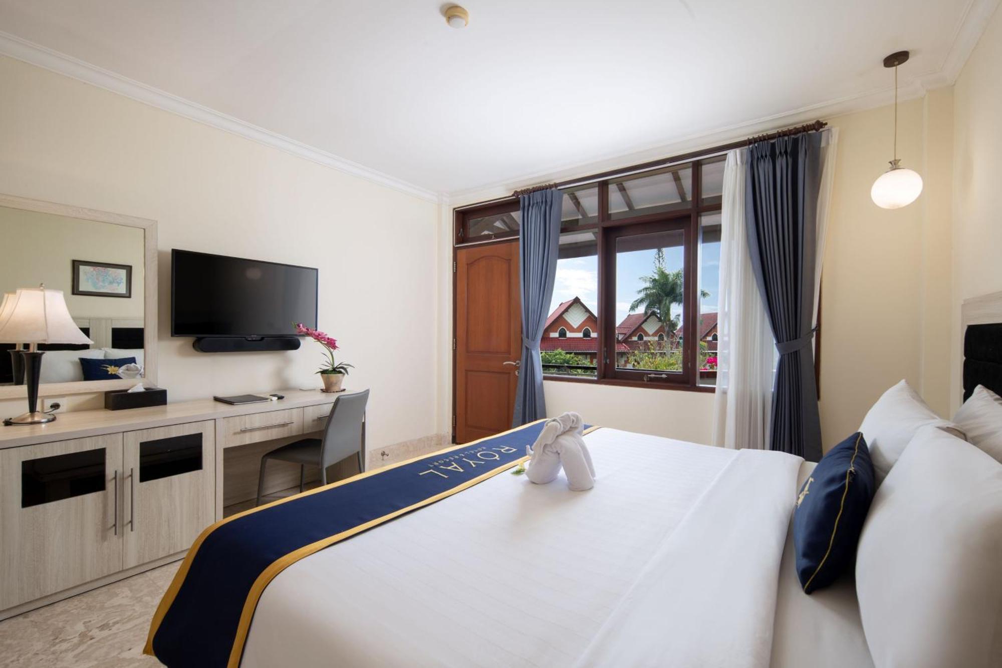Royal Hotel And Villa Batu Batu  Exterior photo